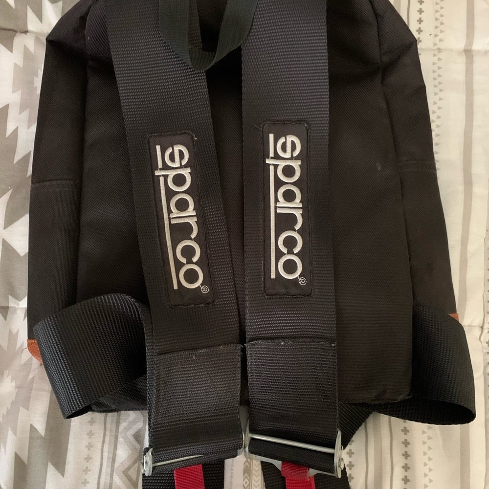 Bride Racing Backpack Black Bottom with Red Sparco Harness Straps